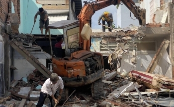 TP. Hồ Chí Minh: Người dân tất bật tháo dỡ nhà cửa, giao đất mở rộng đường Chu Văn An