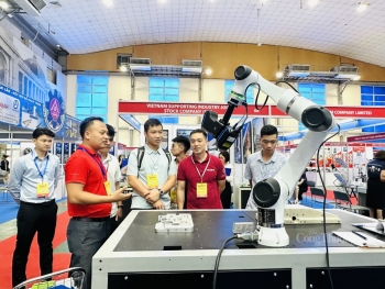 Ngành công nghiệp chế biến, chế tạo chịu tác động từ 4 làn sóng dịch chuyển