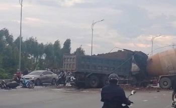 Bắc Ninh: Tai nạn liên hoàn ở Khu công nghiệp Quế Võ 2, lái xe mắc kẹt trong cabin