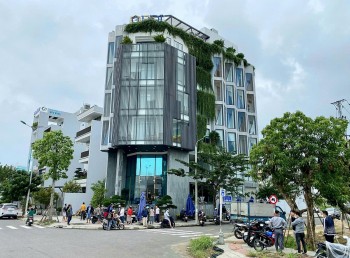 Đà Nẵng: Hàng trăm khách hàng vây trụ công ty sở khi nghe tin Tổng Giám đốc bị bắt