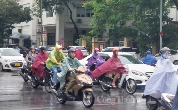 Dự báo thời tiết ngày mai 7/11/2024: Mưa lớn, lốc sét và gió giật mạnh từ Quảng Nam đến Khánh Hòa