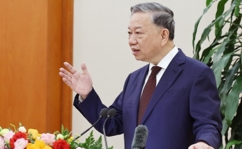 Tinh gọn bộ máy: Không chờ hoàn chỉnh rồi mới hoàn thiện