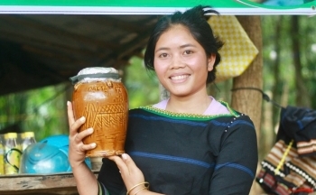 Đa dạng hình thức kinh doanh ‘thời vụ’ trong tuần lễ hoa dã quỳ ở Gia Lai