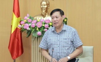 Vướng mắc khiến thiếu thuốc, vật tư y tế, Bộ Y tế họp khẩn với 300 đơn vị