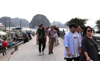 Quảng Ninh: Đảm bảo an ninh trật tự, xử lý tình trạng đeo bám ăn xin trên Vịnh Hạ Long