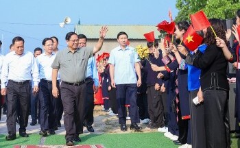 Thủ tướng chung vui Ngày hội Đại đoàn kết toàn dân tộc tại Lạng Sơn