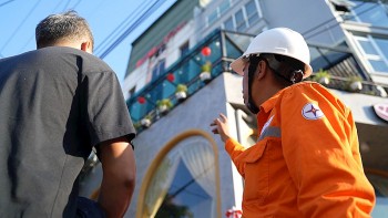 EVNHANOI tri ân khách hàng: hướng đến sử dụng điện an toàn, tiết kiệm