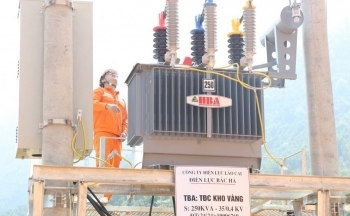 Đưa điện về khu tái định cư Kho Vàng, Nậm Tông vượt tiến độ 45 ngày