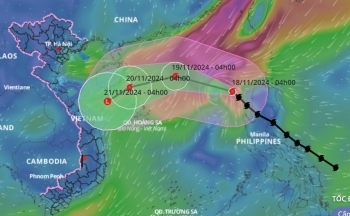 Cập nhật tin thời tiết hôm nay: Bão số 9 suy yếu thành vùng áp thấp trên biển Đông