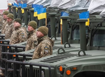 Ukraine cho nổ tung các tòa nhà ở Toretsk để chặn đường Nga