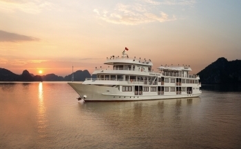 Quảng Ninh: Ngành du lịch 'chạy nước rút' chinh phục mục tiêu 19 triệu lượt khách