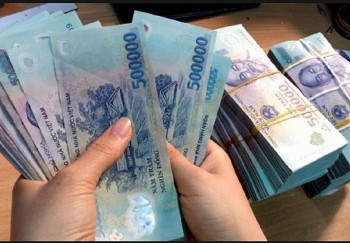 Công đoàn tham gia giám sát trả lương, thưởng Tết Nguyên đán Ất Tỵ 2025 cho người lao động