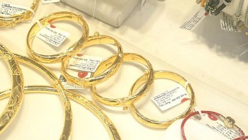 Giá vàng hôm nay 05/05/2025: Giao dịch quanh ngưỡng 121 triệu đồng/lượng