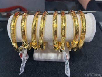 Giá vàng hôm nay 19/02/2025: Vượt xa mốc 2.930 USD