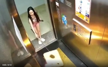 Video: Táo tợn hình ảnh người phụ nữ đốt lửa trong thang máy chung cư ở Vũng Tàu