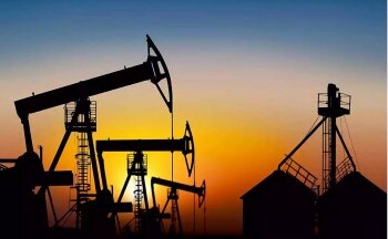 Phản ứng của thị trường dầu sau quyết định hoãn tăng sản lượng của OPEC+