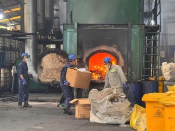 TP. Hồ Chí Minh: Quản lý thị trường tiêu hủy hơn 19.000 đơn vị sản phẩm vi phạm