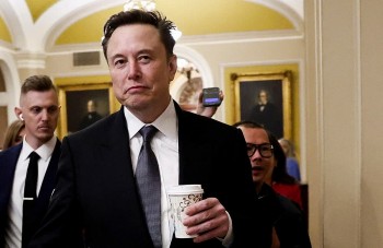 Tài sản của tỷ phú Elon Musk tăng 'phi mã' vượt 400 tỷ USD, thiết lập kỷ lục mới