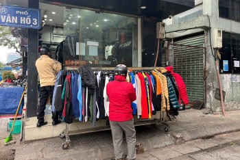 Hà Nội: Nhiệt độ xuống thấp, nhu cầu mua sắm tăng cao