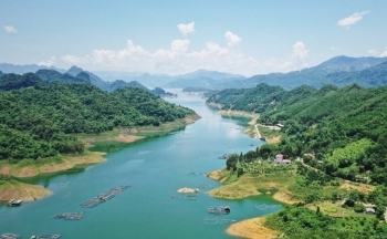 Dự báo thời tiết hôm nay 18/12/2024: Bắc Bộ trời nắng, Trung Bộ có mưa rào rải rác