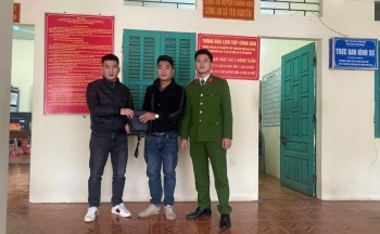 “Nhặt được của rơi, trả lại người đánh mất”- hành động đẹp cần được lan tỏa