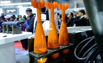 Chuyên gia vũ khí nói gì về súng cối bán tự động 100mm của Việt Nam?