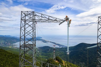 Năm 2025: Khởi công 208 dự án, đóng điện 281 dự án