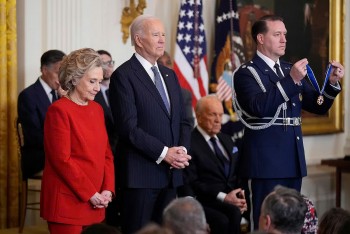 Tổng thống Biden trao Huân chương Tự do cho 19 cá nhân
