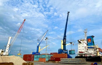 Bứt phá xuất nhập khẩu: Hải quan Nghệ An lập kỳ tích