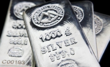 Giá bạc hôm nay 13/3/2025: Bạc tăng tiếp 1,9%