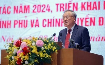 Chính phủ đặt mục tiêu năm 2025 tăng trưởng trên 8%