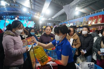 Đà Nẵng: Người lao động háo hức đi Chợ Tết Công đoàn