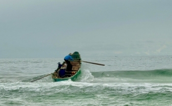 Thời tiết biển hôm nay 12/1: Nam Biển Đông có mưa dông