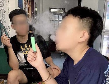 Cấm thuốc lá điện tử: Cần giải quyết tận gốc vấn đề