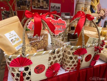 Sản phẩm quà Tết chăm sóc sức khoẻ hút người mua