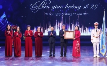 THCS Đoàn Thị Điểm đón nhận Huân chương Lao động Hạng Nhì