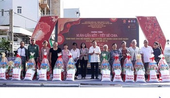 Cần Thơ: Nhiều hoạt động chăm lo Tết cho người nghèo