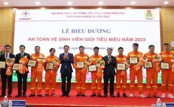 Năm 2025, EVNNPT thi đua nội dung gì?