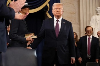 Ông Donald Trump ký loạt sắc lệnh, thay đổi chính sách Mỹ