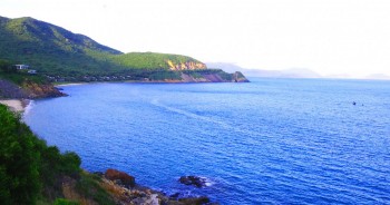 Du Xuân miền biển đảo