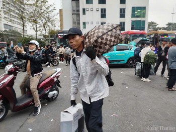 Hà Nội: Lượng khách qua bến xe không tăng đột biến