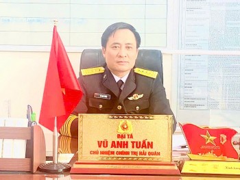 Hơn 300 tấn hàng Tết được gửi đến các đảo tiền tiêu