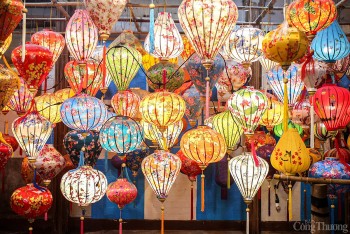 Làng nghề lồng đèn truyền thống Hội An tất bật dịp Tết