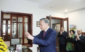 Tổng Bí thư Tô Lâm dâng hương tưởng nhớ cố Thủ tướng Phạm Văn Đồng