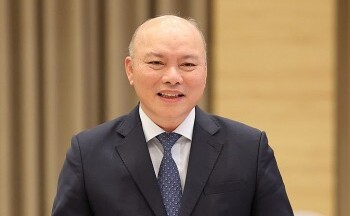 Bộ Nội vụ nêu điều kiện để cán bộ nghỉ hưu sớm nhận hỗ trợ hàng tỷ đồng?