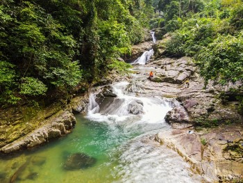 Độc đáo thiên nhiên Động Châu- Khe Nước Trong ở Quảng Bình