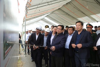 Thủ tướng kiểm tra dự án trọng điểm tại tỉnh Quảng Ngãi