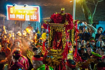 Người dân dựng lều chờ khai ấn đền Trần Nam Định