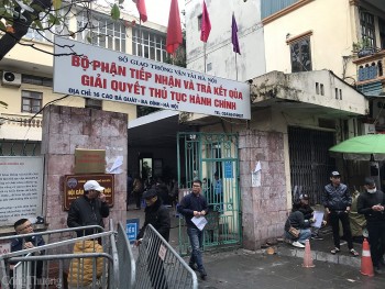 Hà Nội: Thực hư việc Sở Giao thông vận tải ngừng cấp giấy phép lái xe?