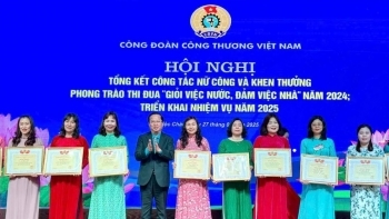 Phụ nữ ngành Công Thương 'Giỏi việc nước, đảm việc nhà'